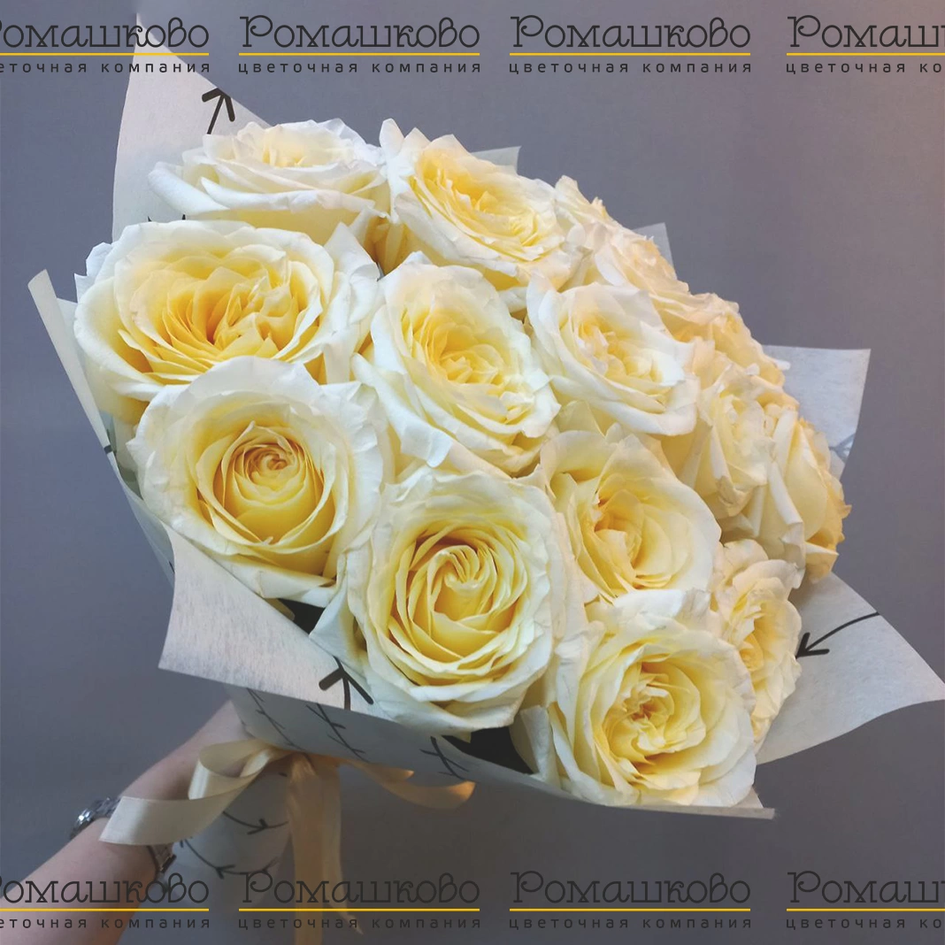Фотообои 3Д розы, лебеди на золотом шелке