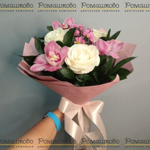 Превью Букет из орхидей «Хранительница очага»