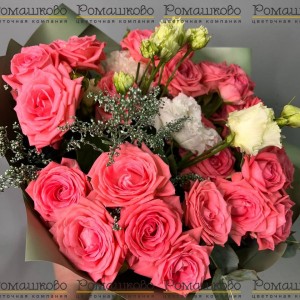 Превью Букет из кустовых роз «Красивое признание»