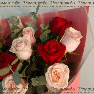 Превью Букет из роз «Открытый мир»