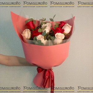 Превью Букет из роз «Открытый мир»