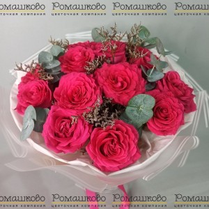 Превью Букет из розы «Любовь и голуби»