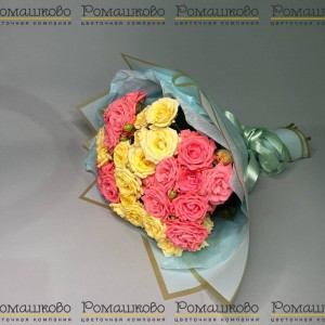 Превью Букет из кустовых роз «Палитра красок»