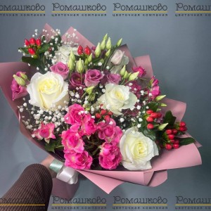 Превью Букет из роз «Взбитые сливки»