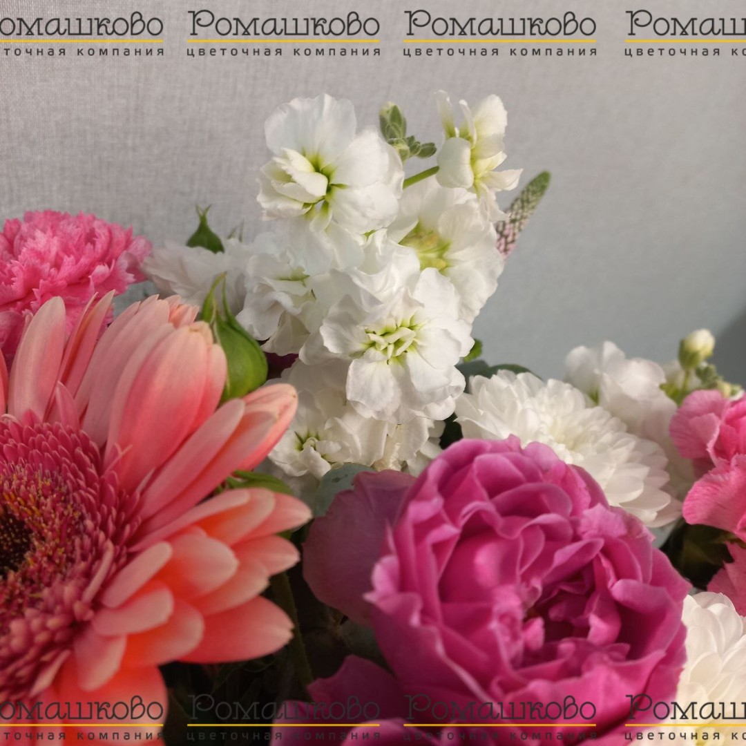 Шляпная коробка с цветами «Прекрасное далеко»