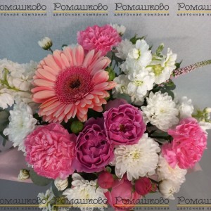 Превью Шляпная коробка с цветами «Прекрасное далеко»