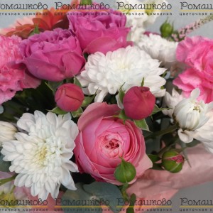 Превью Шляпная коробка с цветами «Прекрасное далеко»