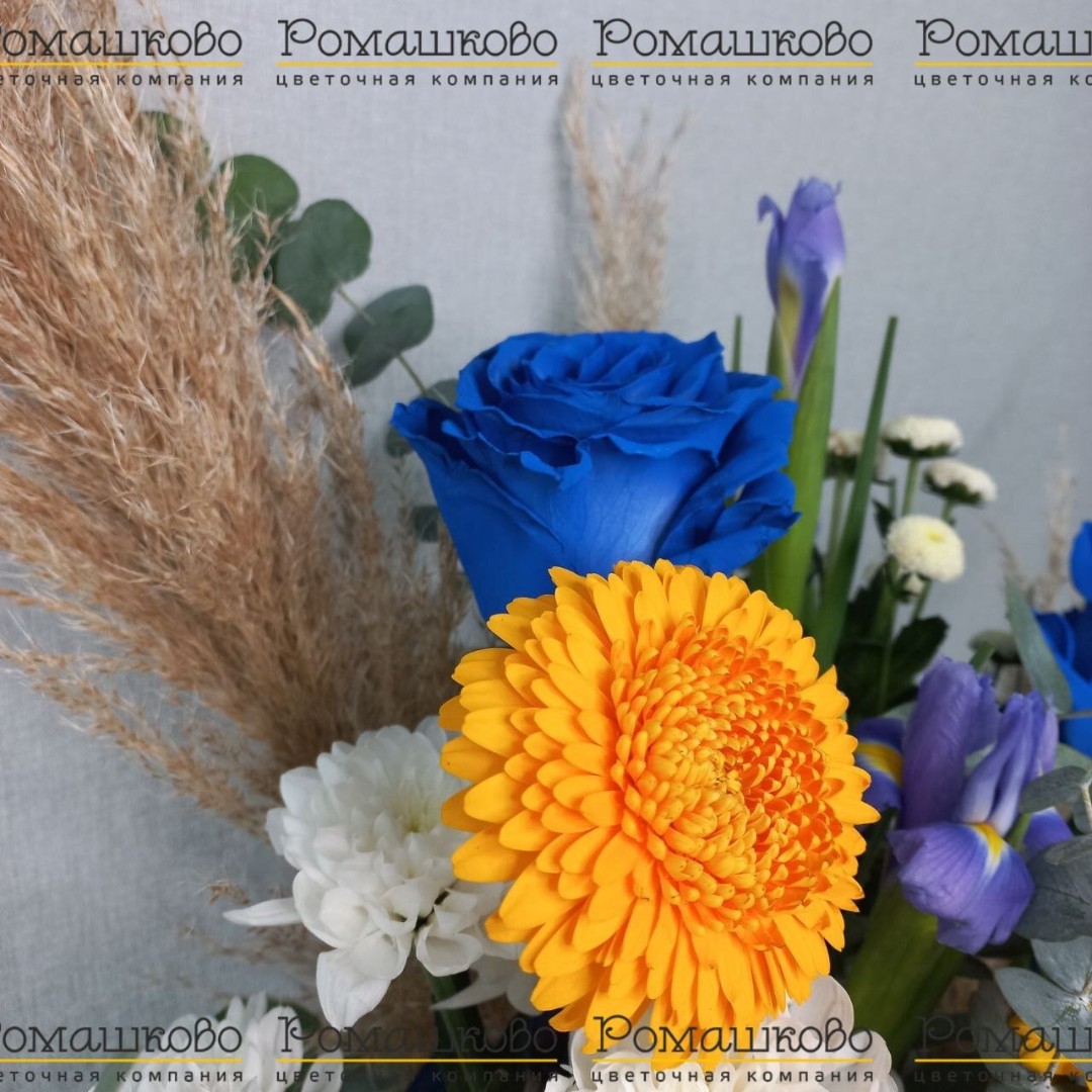 Шляпная коробка с цветами «Элегантность»