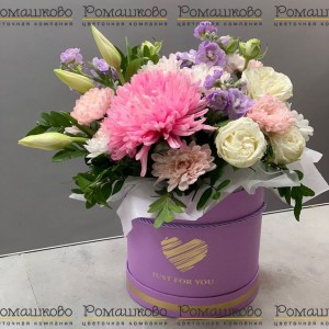 Превью Шляпная коробка с цветами «Салют»