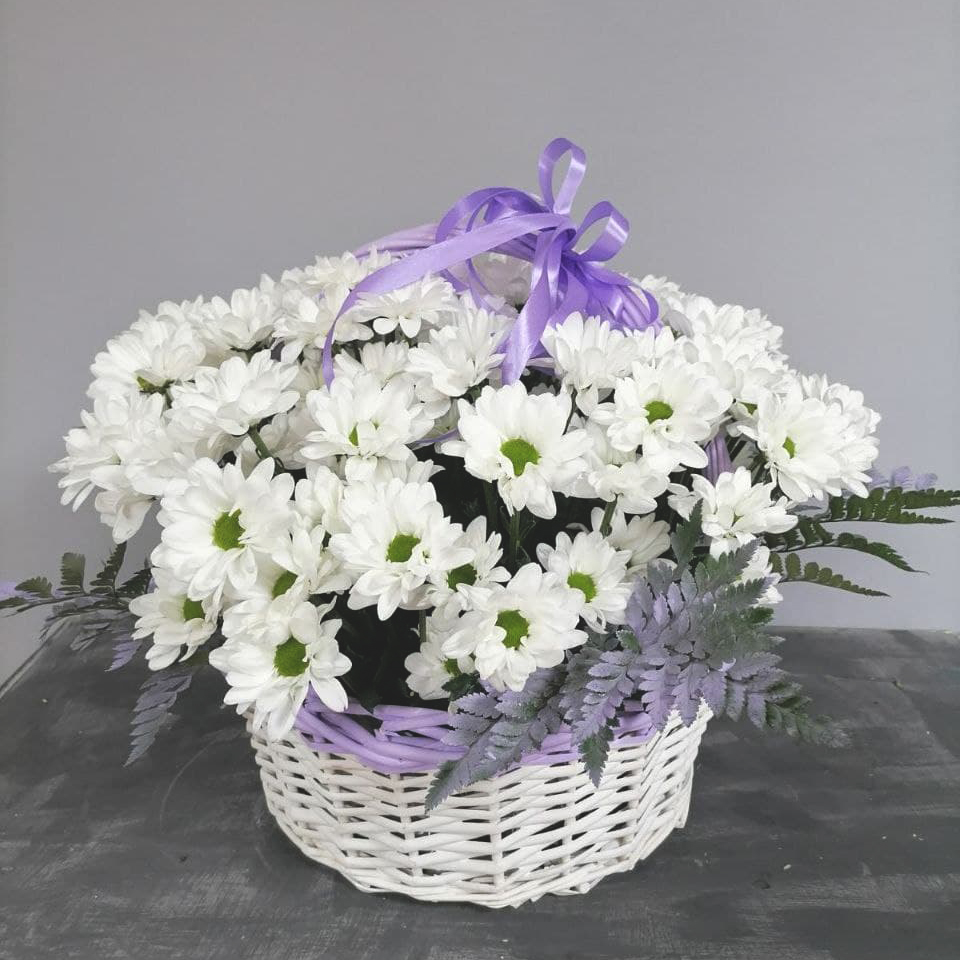 Корзина с цветами «Нечаянная радость»