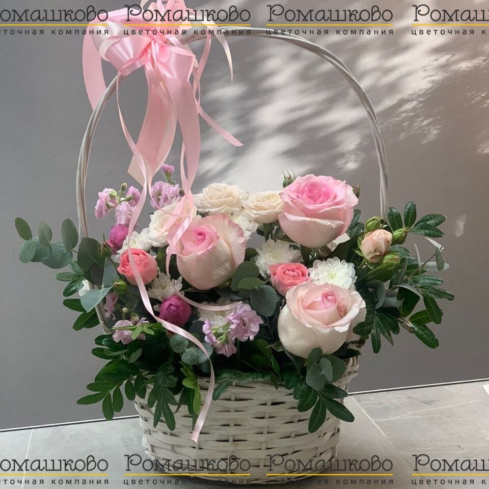 Корзина с цветами «Сезон чудес»