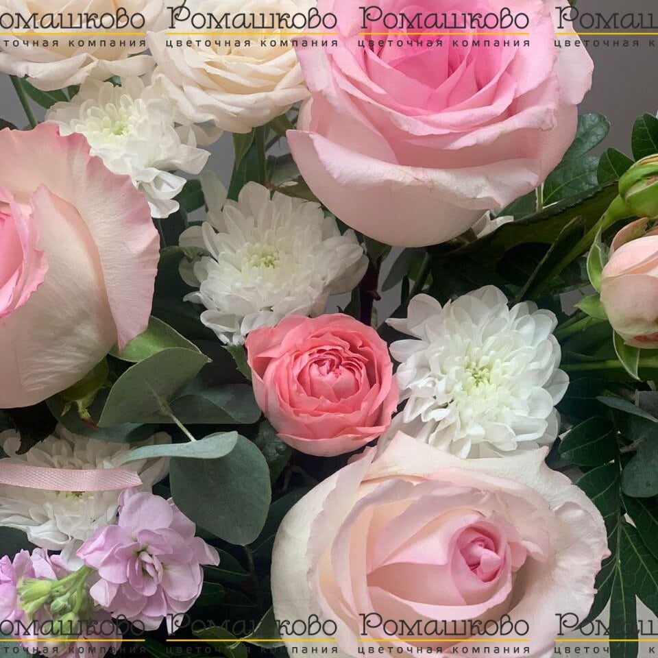 Корзина с цветами «Сезон чудес»