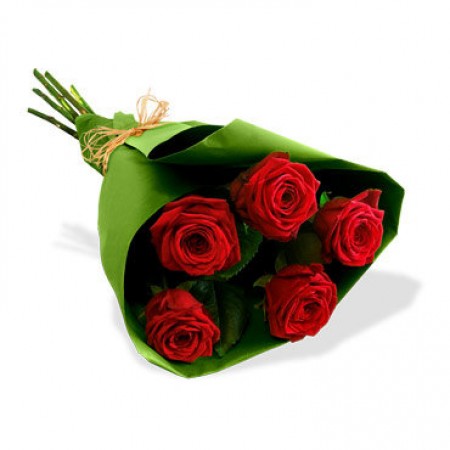 Букет из пяти красных роз в зеленом крафте за 1 450 - «Ромашково» в Красноярске