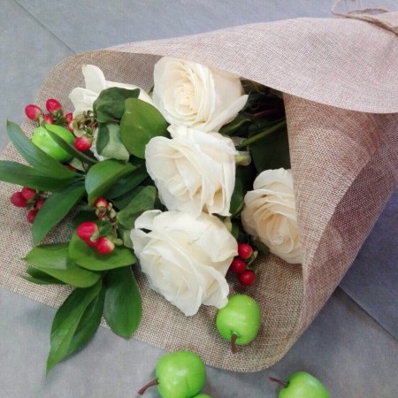 Букет из 5 белых роз (Лён) за 2 730 - «Ромашково» в Красноярске