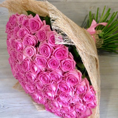 Букет из 101 розовой розы (70см) за 30 800 - «Ромашково» в Красноярске