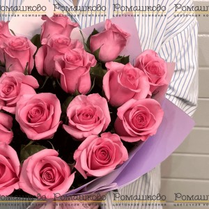 Превью Букет из 19 роз (50см)