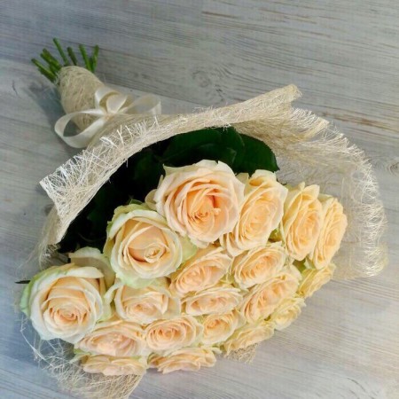 Букет из 19 кремовых роз за 5 350 - «Ромашково» в Красноярске