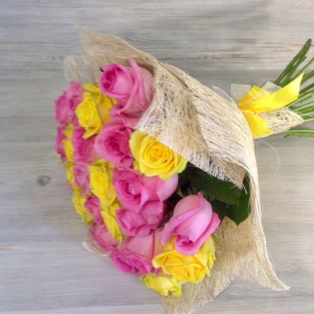 Букет из 19 желто-розовых роз за 5 360 - «Ромашково» в Красноярске