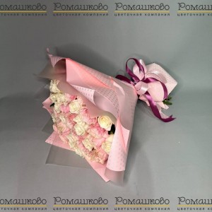 Превью Букет из 51 бело-розовой розы (50см)