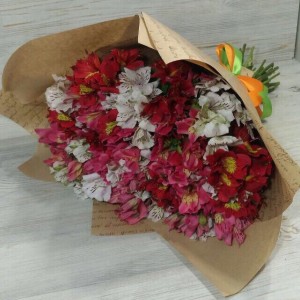 Превью Букет из альстромерий