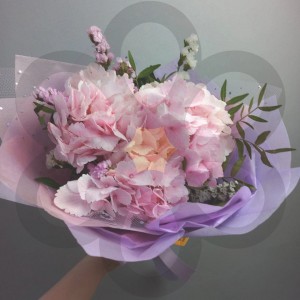 Превью Букет из  нежных гортензий