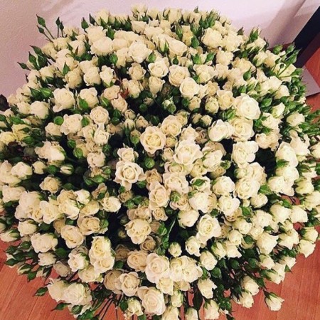 Букет из 79 веточек кустовых роз за 29 500 - «Ромашково» в Красноярске