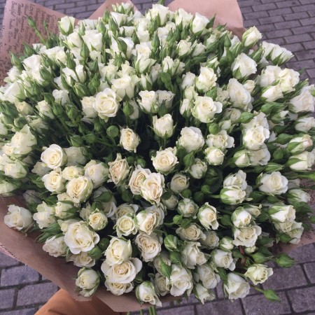 Букет из 49 белой кустовой розы за 17 650 - «Ромашково» в Красноярске