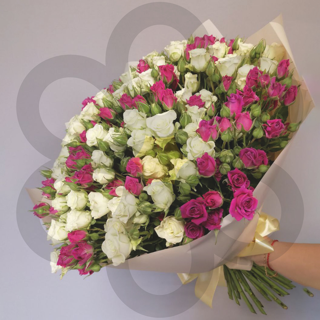 Букет из 39 чудесных кустовых роз