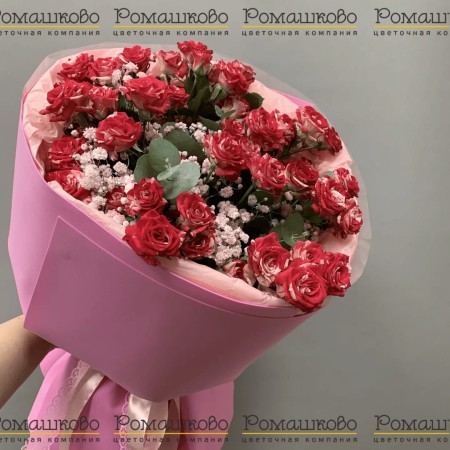 Букет из 11 розовых кустовых роз
