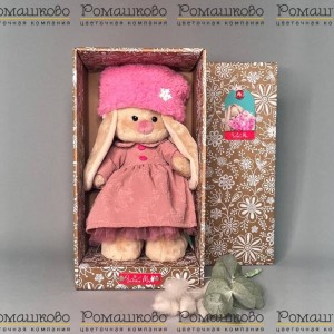 Превью Зайка Ми в платье и меховой шапке