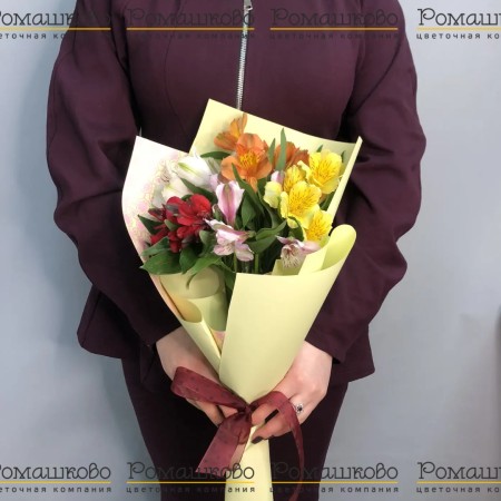 Букет мини из альстромерий «Мадемуазель»