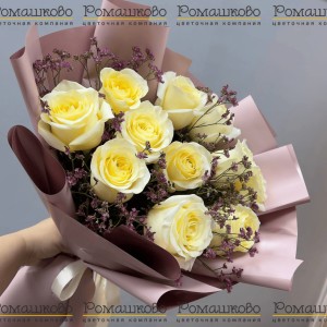 Превью Букет из 11 белых роз и лимониума