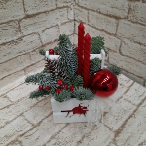 Превью Новогодняя композиция с красными свечами