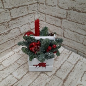 Превью Новогодняя композиция с красными свечами