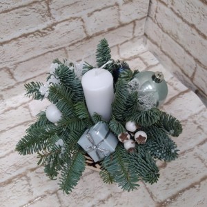 Превью Новогодняя композиция с белой свечой