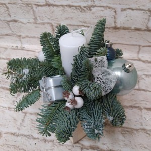 Превью Новогодняя композиция с белой свечой