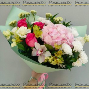 Превью Букет из гортензий «Сафлоровый цвет»