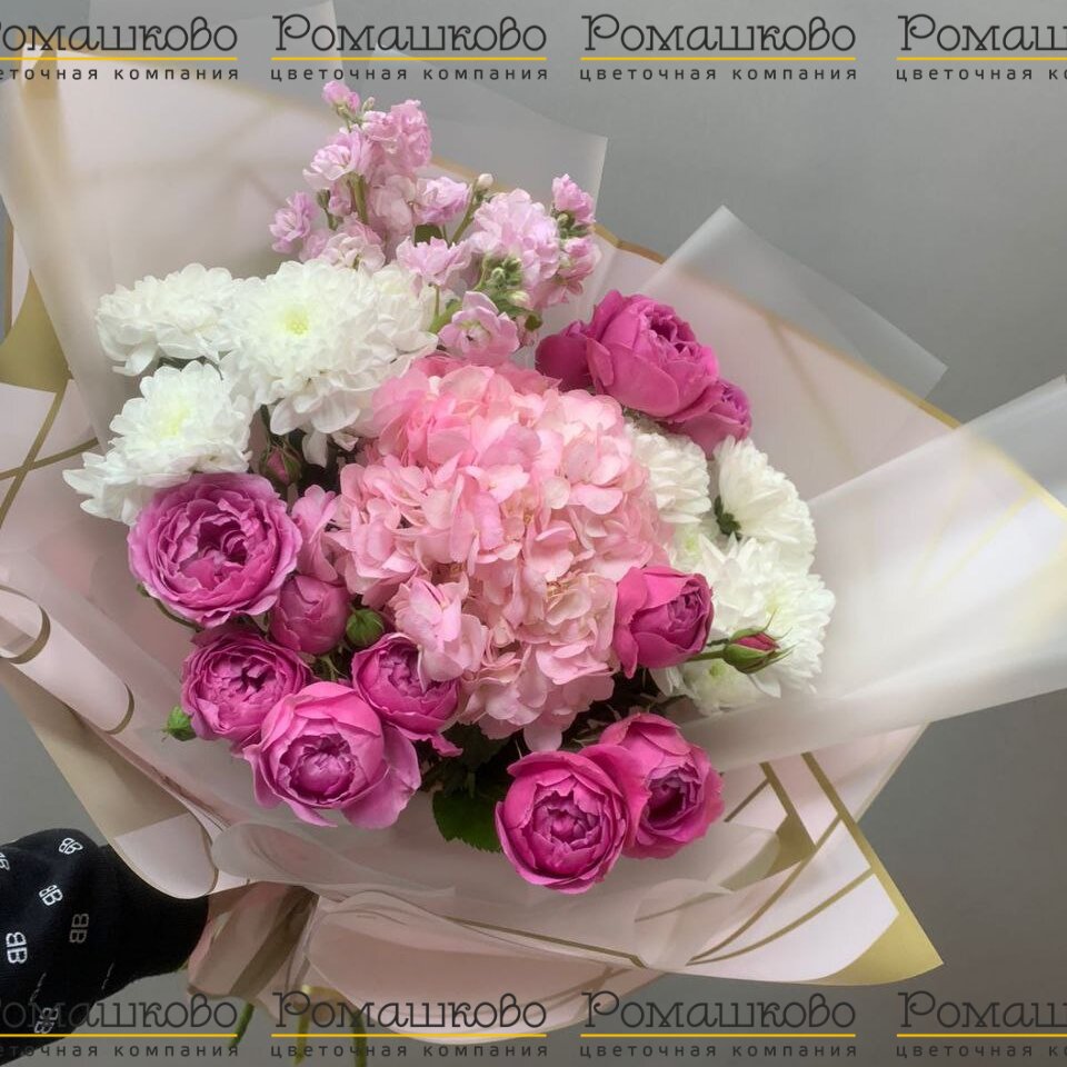 Букет из гортензий «Клубничные встречи»