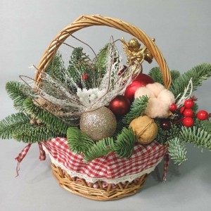 Превью Новогодняя композиция в корзинке