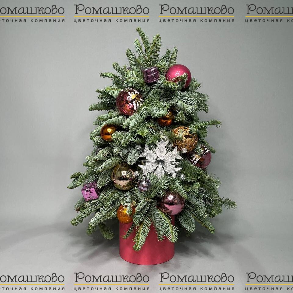 Мини ёлка украшенная