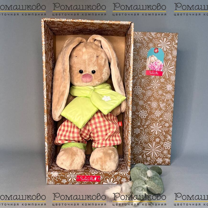 Зайка Ми в дутом шарфе