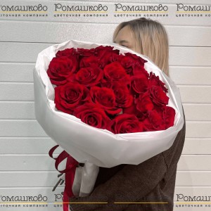 Превью Букет из 19 красных роз Эксплорер