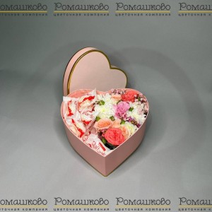 Превью Шляпная коробка цветов «Струны любви»