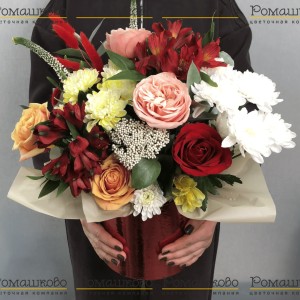 Превью Шляпная коробка с цветами «Зашифрованное послание»