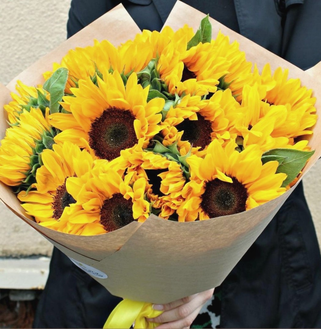Букет из 11 подсолнухов «Самой необычной»