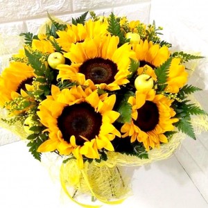 Превью Букет из 13 подсолнухов «Мечта»