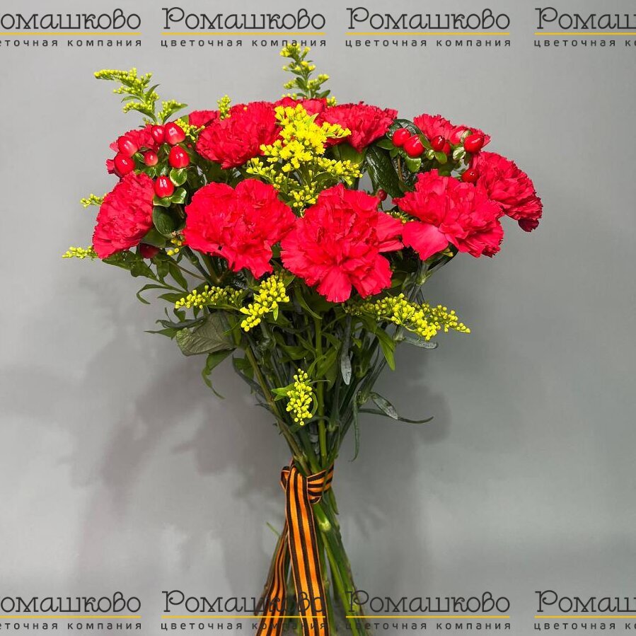 Букет из гвоздик «Искрящийся кармин»