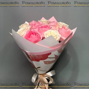 Превью Букет из 11 роз в упаковке