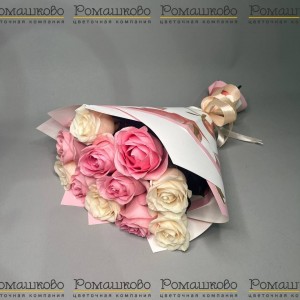 Превью Букет из 11 роз в упаковке