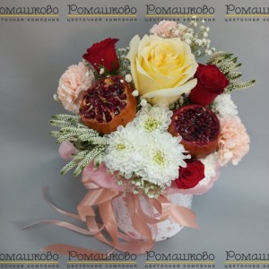 Превью Шляпная коробка с цветами «Гранатовая феерия»